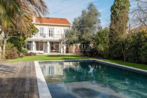 BORDEAUX – SAINT AUGUSTIN / LESCURE – EXCEPTIONAL RENOVATED PROPERTY – 700 m² GARDEN – SWIMMING POOL – 6 SUITES – PARKING