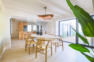 Maison de village rénovée vendue meublée