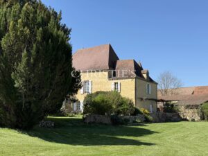 Manoir luxueux du XVe siècle à vendre en Dordogne