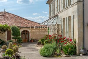 Wonderful Property with Maison de Maître, Mill and Gîtes