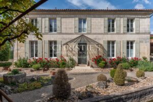 Wonderful Property with Maison de Maître, Mill and Gîtes