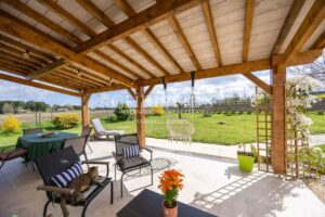 La Ferme de Cerisier Intemporelle Offrant des Vues de Campagne