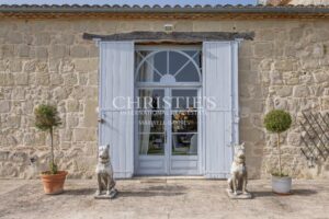 Enchanting Farmhouse with Unique Design Features and Attached Apartment on 4 Hectares of Parkland