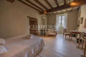 Enchanting Farmhouse with Unique Design Features and Attached Apartment on 4 Hectares of Parkland