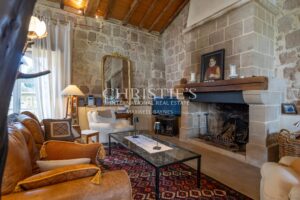 Enchanting Farmhouse with Unique Design Features and Attached Apartment on 4 Hectares of Parkland