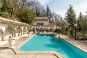 BAURECH – Hacienda-Style Property with Open Views, Pool and Guest House – 30 Minutes from Bordeaux