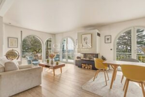 BAURECH – Hacienda-Style Property with Open Views, Pool and Guest House – 30 Minutes from Bordeaux