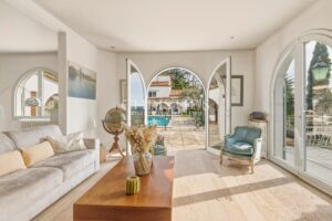 BAURECH – Hacienda-Style Property with Open Views, Pool and Guest House – 30 Minutes from Bordeaux