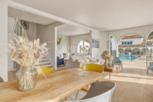 BAURECH – Hacienda-Style Property with Open Views, Pool and Guest House – 30 Minutes from Bordeaux