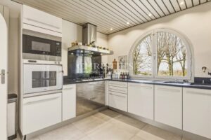 BAURECH – Hacienda-Style Property with Open Views, Pool and Guest House – 30 Minutes from Bordeaux