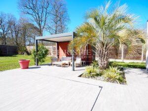 Belle villa contemporaine baignée de lumière