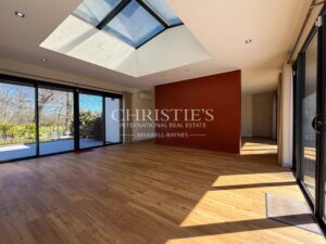 Belle villa contemporaine baignée de lumière