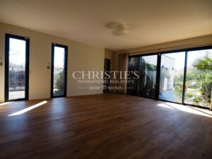 Belle villa contemporaine baignée de lumière