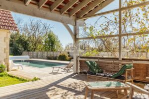 BOULIAC - SPLENDIDE DEMEURE - PISCINE - PARC DE 6000 M2