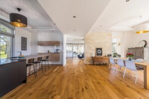 BOULIAC - SPLENDIDE DEMEURE - PISCINE - PARC DE 6000 M2