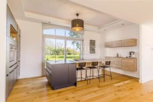 BOULIAC - SPLENDIDE DEMEURE - PISCINE - PARC DE 6000 M2