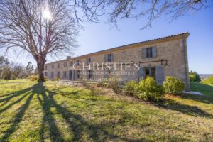 Manoir Seigneurial avec magnifique piscine et vues panoramiques