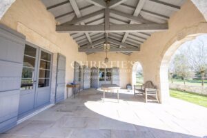 Manoir Seigneurial avec magnifique piscine et vues panoramiques