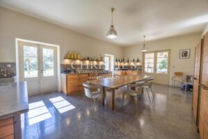 Manoir Seigneurial avec magnifique piscine et vues panoramiques