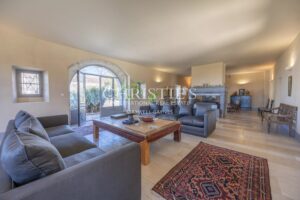 Manoir Seigneurial avec magnifique piscine et vues panoramiques