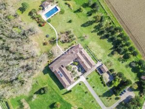 Manoir Seigneurial avec magnifique piscine et vues panoramiques