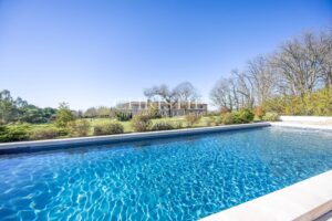 Manoir Seigneurial avec magnifique piscine et vues panoramiques