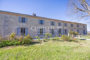 Manoir Seigneurial avec magnifique piscine et vues panoramiques