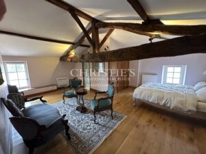 Beautiful Château with gîte and organic vineyard in the Bergerac region