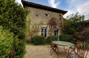 Close to Bordeaux and Saint-Émilion, a stone character house with panoramic views over the Entre-Deux-Mers hillsides