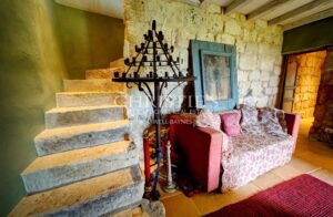Close to Bordeaux and Saint-Émilion, a stone character house with panoramic views over the Entre-Deux-Mers hillsides