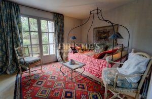 Close to Bordeaux and Saint-Émilion, a stone character house with panoramic views over the Entre-Deux-Mers hillsides