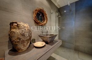 Close to Bordeaux and Saint-Émilion, a stone character house with panoramic views over the Entre-Deux-Mers hillsides