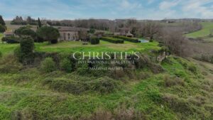 Close to Bordeaux and Saint-Émilion, a stone character house with panoramic views over the Entre-Deux-Mers hillsides