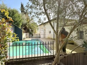 House with pool, terraced garden and studio – Angoulême centre