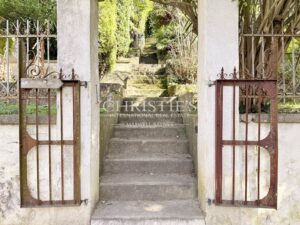 House with pool, terraced garden and studio – Angoulême centre