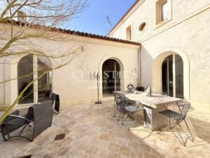 House with pool, terraced garden and studio – Angoulême centre