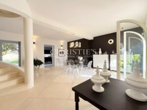 House with pool, terraced garden and studio – Angoulême centre