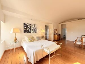 House with pool, terraced garden and studio – Angoulême centre