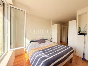 House with pool, terraced garden and studio – Angoulême centre