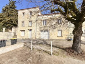House with pool, terraced garden and studio – Angoulême centre