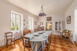 Superb 16th-Century fortified property with tourism & events potential in the heart of the Entre-Deux-Mers