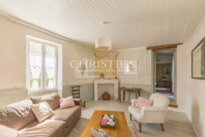 Superb 16th-Century fortified property with tourism & events potential in the heart of the Entre-Deux-Mers