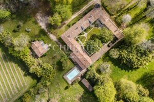 Superb 16th-Century fortified property with tourism & events potential in the heart of the Entre-Deux-Mers