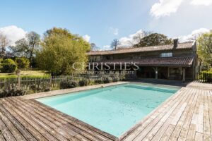 Superb 16th-Century fortified property with tourism & events potential in the heart of the Entre-Deux-Mers