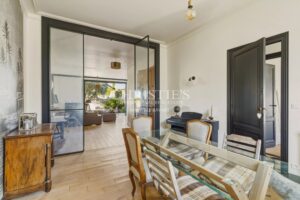 BORDEAUX SAINT-GENÈS – ELEGANT TOWNHOUSE WITH GARDEN