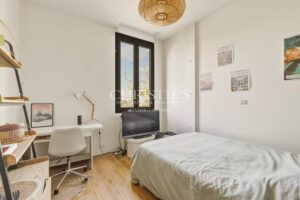 BORDEAUX SAINT-GENÈS – ELEGANT TOWNHOUSE WITH GARDEN