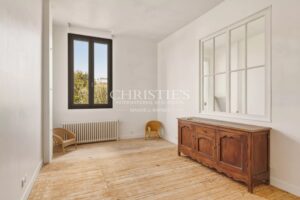 BORDEAUX SAINT-GENÈS – ELEGANT TOWNHOUSE WITH GARDEN