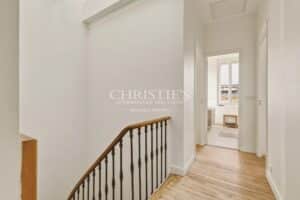 BORDEAUX SAINT-GENÈS – ELEGANT TOWNHOUSE WITH GARDEN