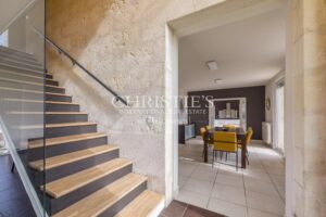 Alliance d’une architecture contemporaine et d’une maison en pierre de taille