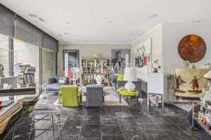 Demeure d’Architecte au Design Contemporain – 5 Chambres, Garage et Piscine